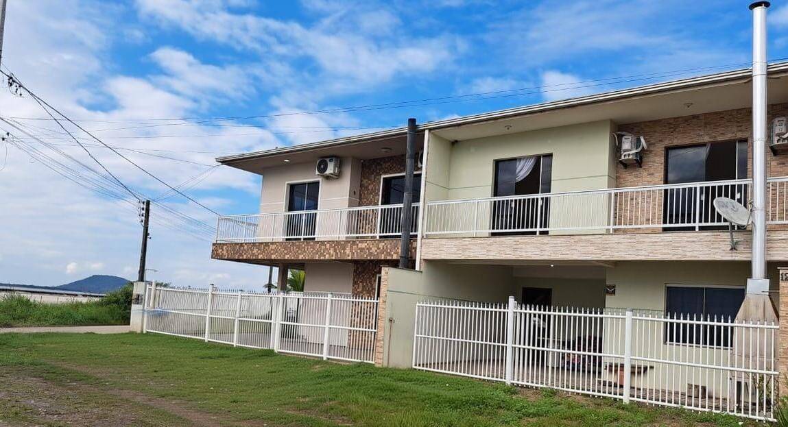 #349 - Casa para Venda em Itapoá - SC